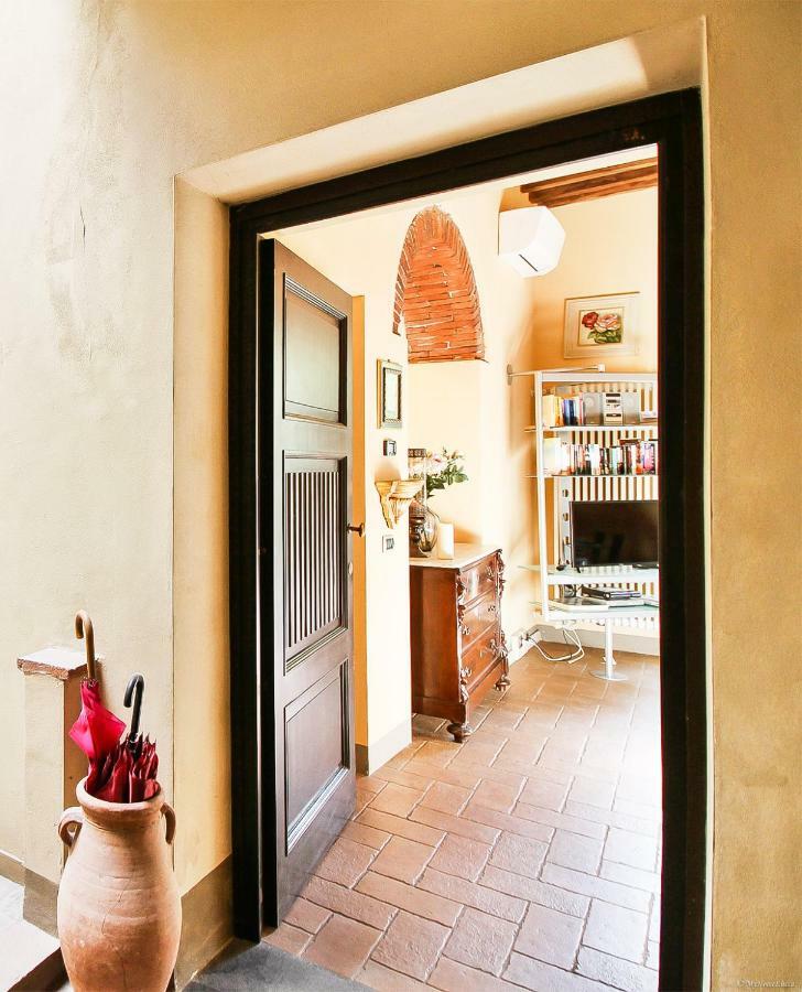 Apartment Guinigi With Private Courtyard Лукка Экстерьер фото